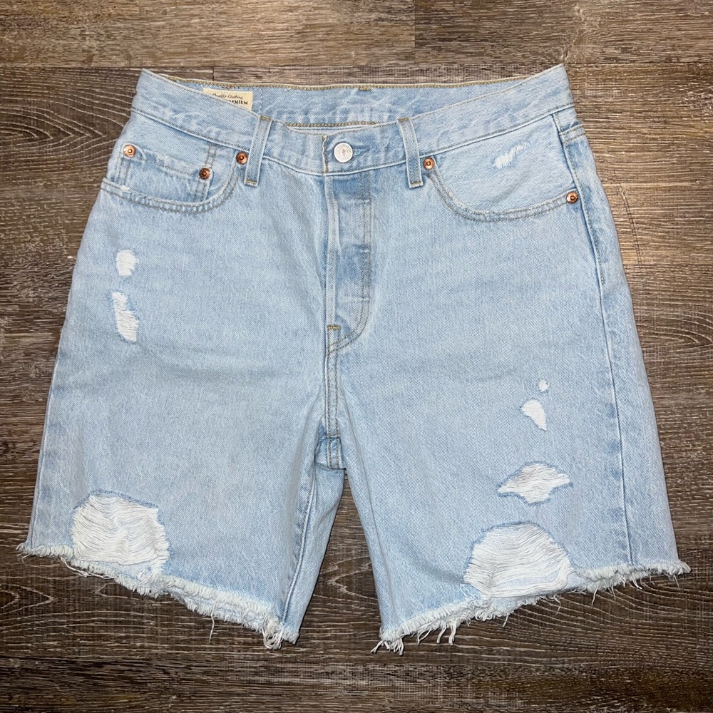 NWOT Levi’s 501 Mid Thigh Shorts - Picture 5 of 14